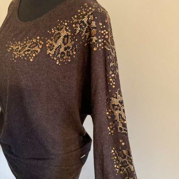 Roberto Cavalli sequin pullover sweater. It is very cute and flattering - Picture 3 of 9
